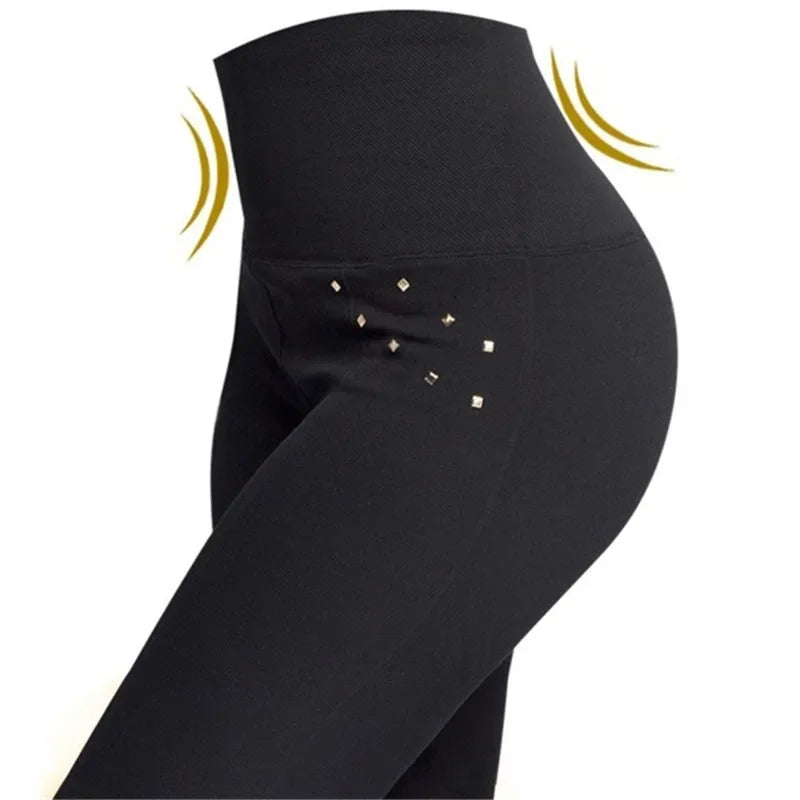 High-waist seamless leggings with diamond accents, offering sculpting fit and stretch for workouts and casual wear.