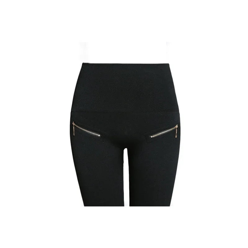 Black high-waist seamless leggings with zipper pockets for stylish workouts and casual wear.