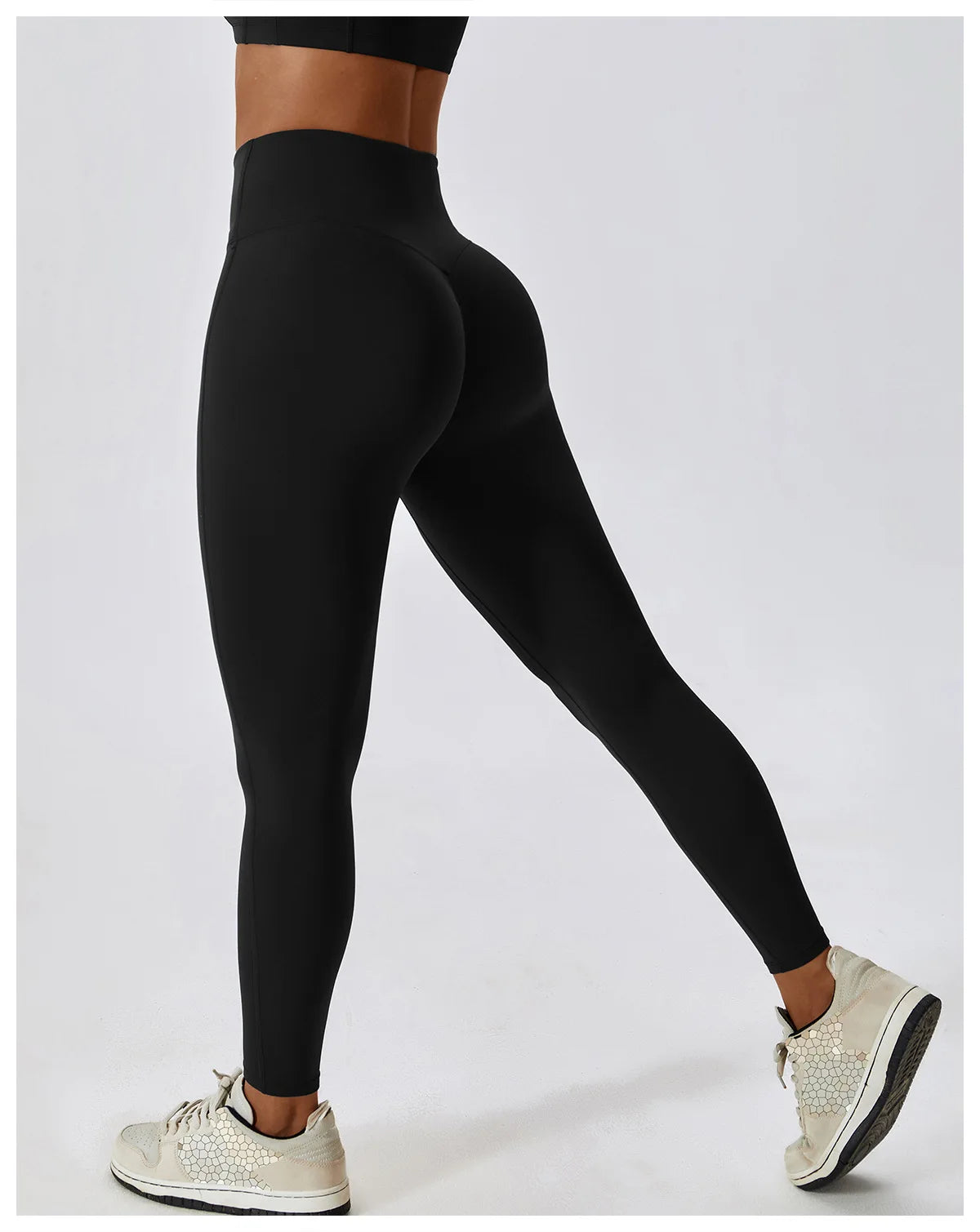 High-waist scrunch butt yoga leggings for women, featuring a curve-enhancing seamless design and stretch fabric.